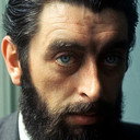 Ronnie Drew als Larry