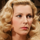 Emine Engin als Aynur Isik