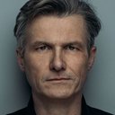 Alexander Stecher als Herr Stummvoll