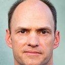 Brian Stepanek als Blackout / Agent Simmons