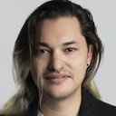 Zach Villa als Angel