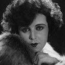 Elisabeth Pinajeff als Manja