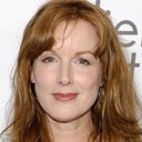 Kathleen York als Dewey Brown