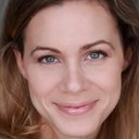 Siri Baruc als Natalie Freyberg