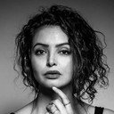 Amira Derouiche als 