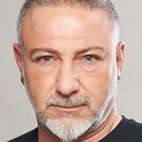 Yener Gürsoy als Baba