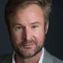 Ken Venzke als SeaWorld Reporter / Heckler (uncredited)