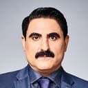 Reza Farahan als Park Police Guard #1