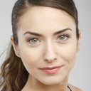 Aslı Özmel als Müdire Ayşe