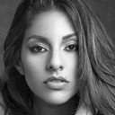 Tracy Perez als Chrissy Renard