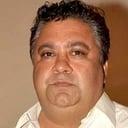 Manoj Pahwa als Seenu's Father