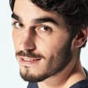 Bastien Pujol als Serveur restaurant fin