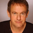 Alexandre Triaca als Fred, Julie's uncle