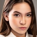 Alanna de la Rosa als Elisa
