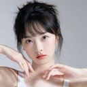 柳佳希 als Lyu Luo
