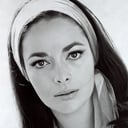 Karin Dor als Baroness Lilian von Brabant