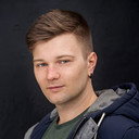 Sean Foster als Luke