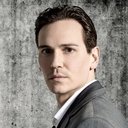 Christopher Schärf als Matthias