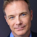 Drew McVety als Detective