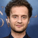 Andrew Gower als Ezra Spurnrose