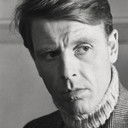Edward Fox als Agent Nine