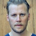 David Hoflin als Cam