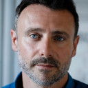 Nathanaël Maïni als Grappa