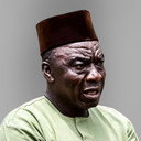 Christopher Omenyi als Inspector Ebenezer