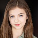 Emma Powell als Young Ann
