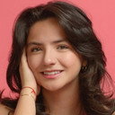 Annie Cabello als Valeria Ontiveros