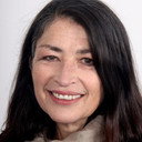 Michele Burgers als Anna Vos