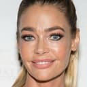 Denise Richards als Jana