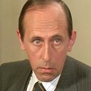Milton Johns als Mundschenk