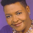 Jewel McDonald als Shop Owner