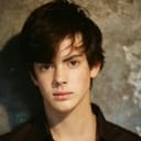 Skandar Keynes als Edmund Pevensie