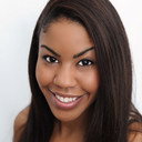Isis Velazquez als Yoga Girl