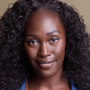 Ashley Chatman als Chemistry Teacher
