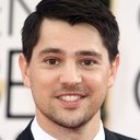 Nicholas D'Agosto als Joel