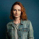 Julia Donnell als The Figure