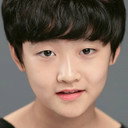 Park Seon-Hu als Seung Hwi, Eom So Hyun's son
