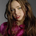 Skye Arens als Little Girl (voice)