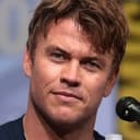 Luke Hemsworth als Travek