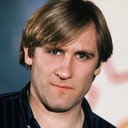 Gérard Depardieu als Police commissioner of Manosque