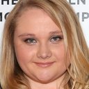 Danielle Macdonald als Tess