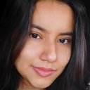 Erika Neyra als Lucy