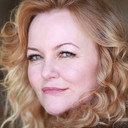 Kristen Vaughan als Rose