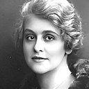 Carola Toelle als Sonja Sassuwitsch