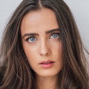 Julia Tomasone als Samantha Allison