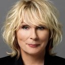 Jennifer Saunders als Une spectatrice du défilé