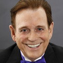 Fielding West als Mayor